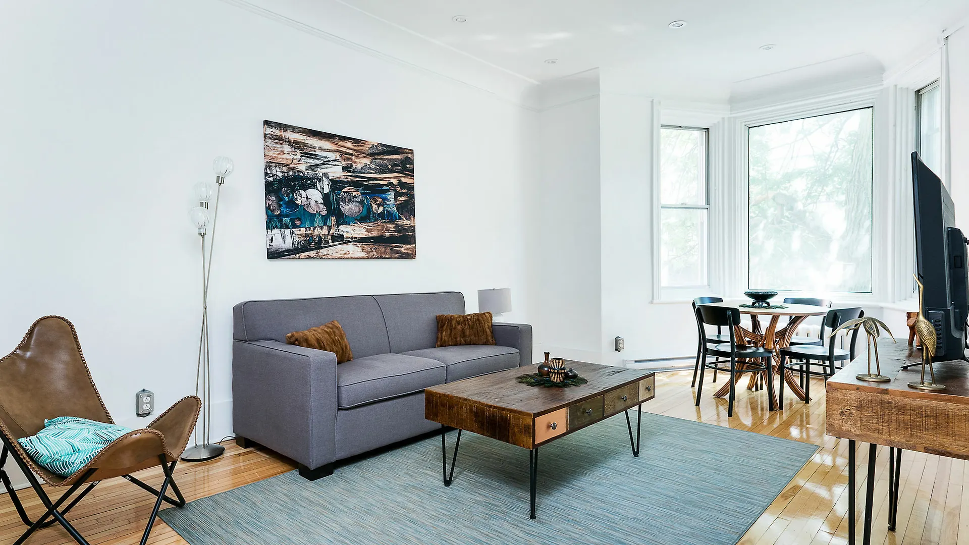 Апартаменты Charming 3Br In Milton Park By Sonder Монреаль 0*,  Канада